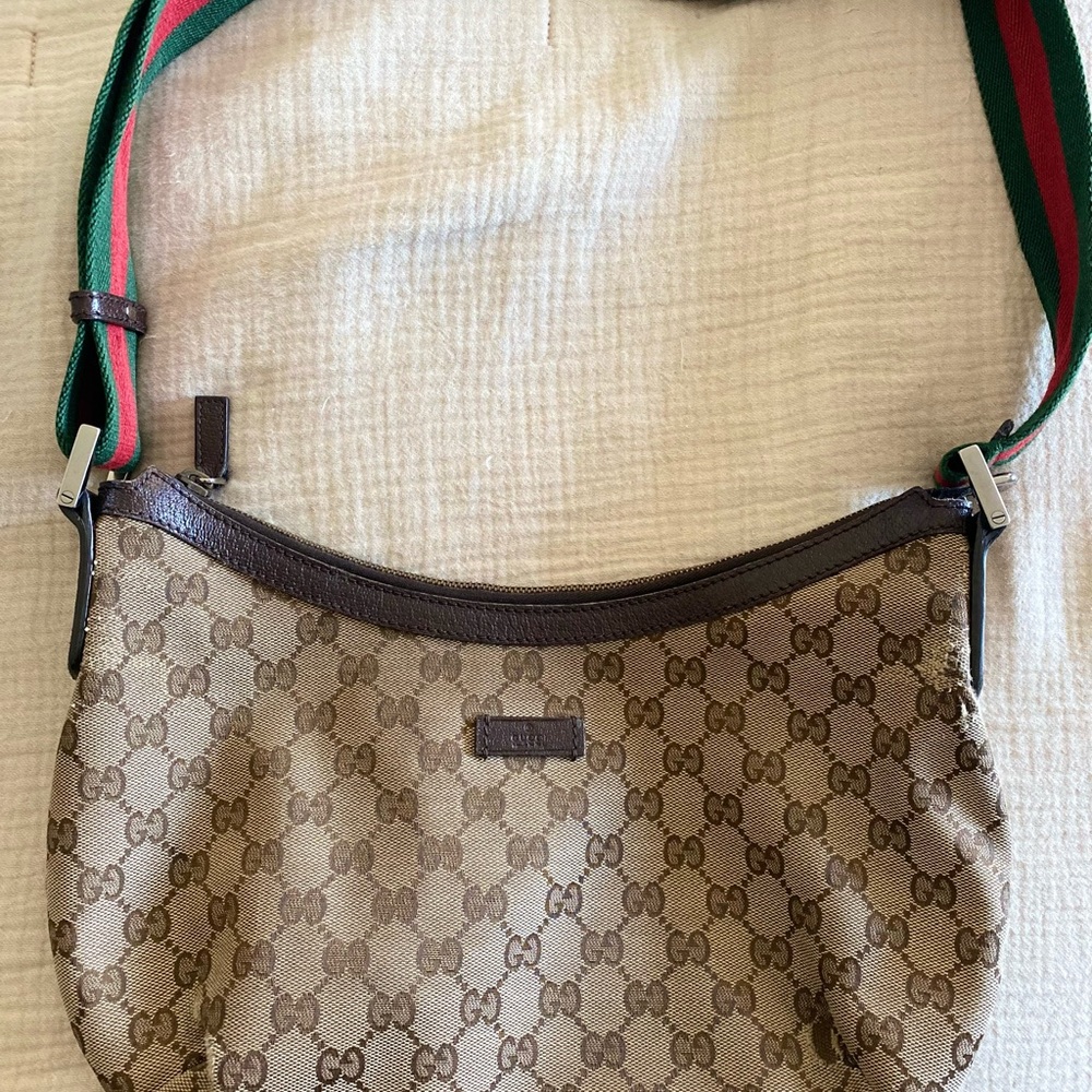 Gucci classic print shoulder bag